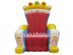 Φουσκωτή βασιλική καρέκλα