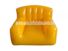 Κίτρινο φουσκωτό καναπέ